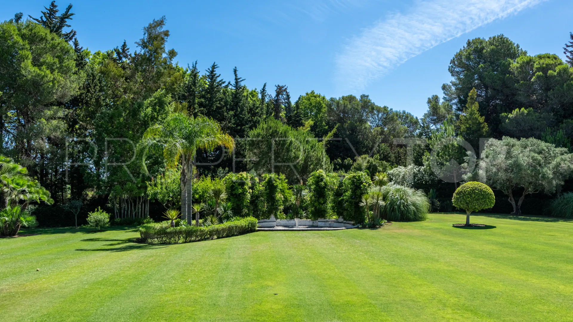 Villa for sale in Zona D