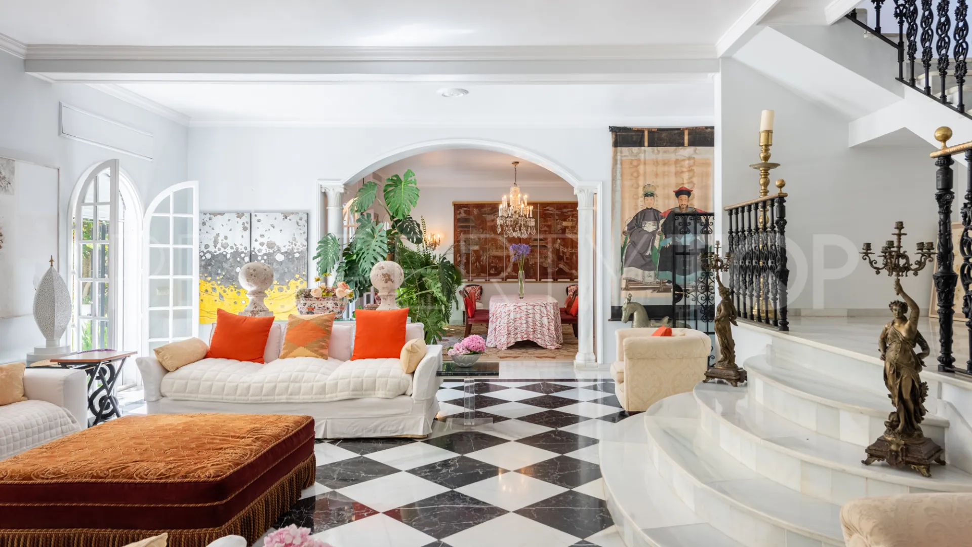 Villa for sale in Zona D