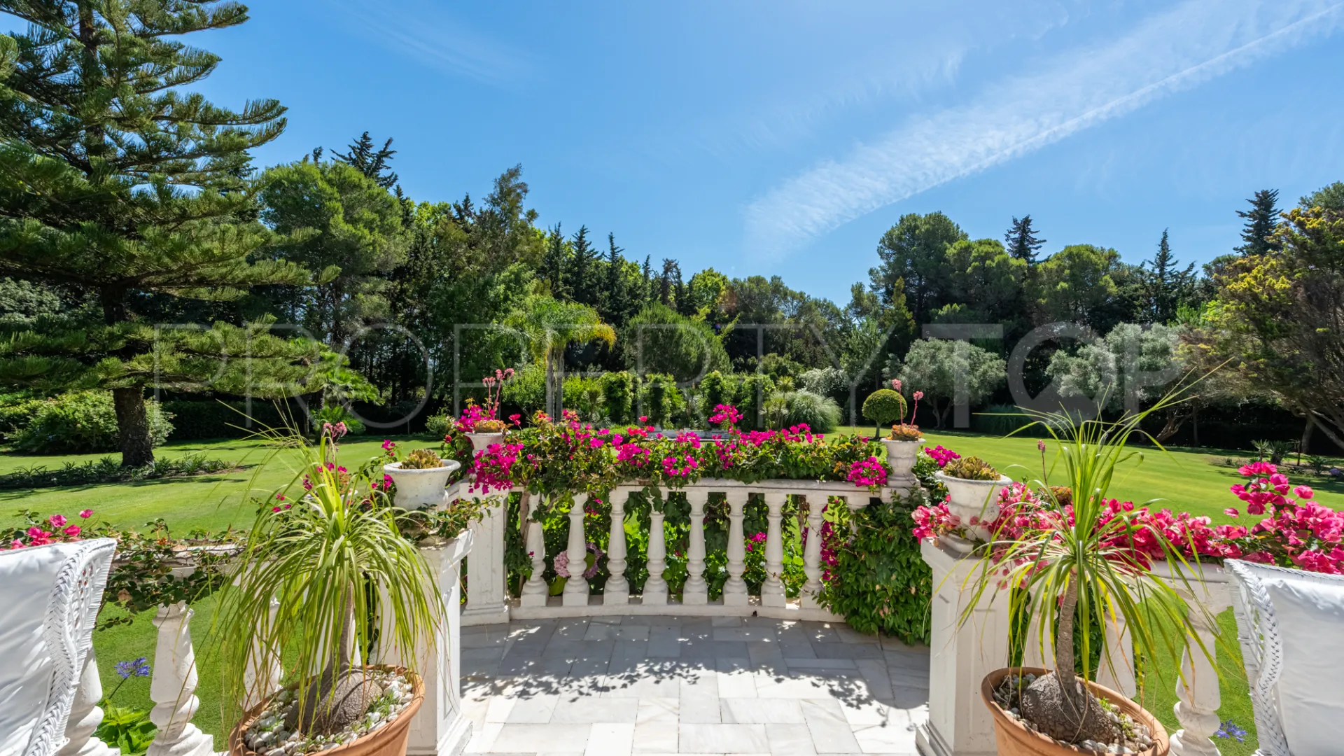 Villa for sale in Zona D