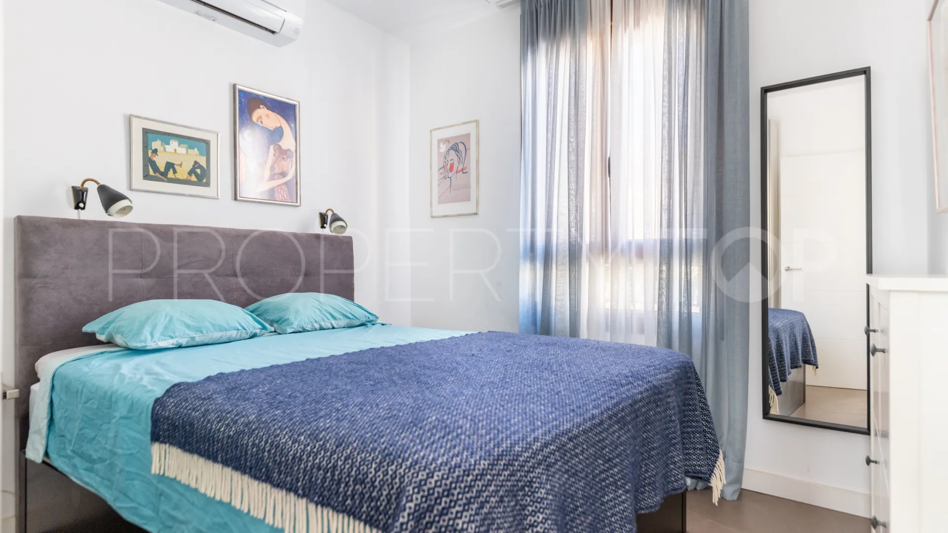 Atico duplex en venta en La Merced con 4 dormitorios
