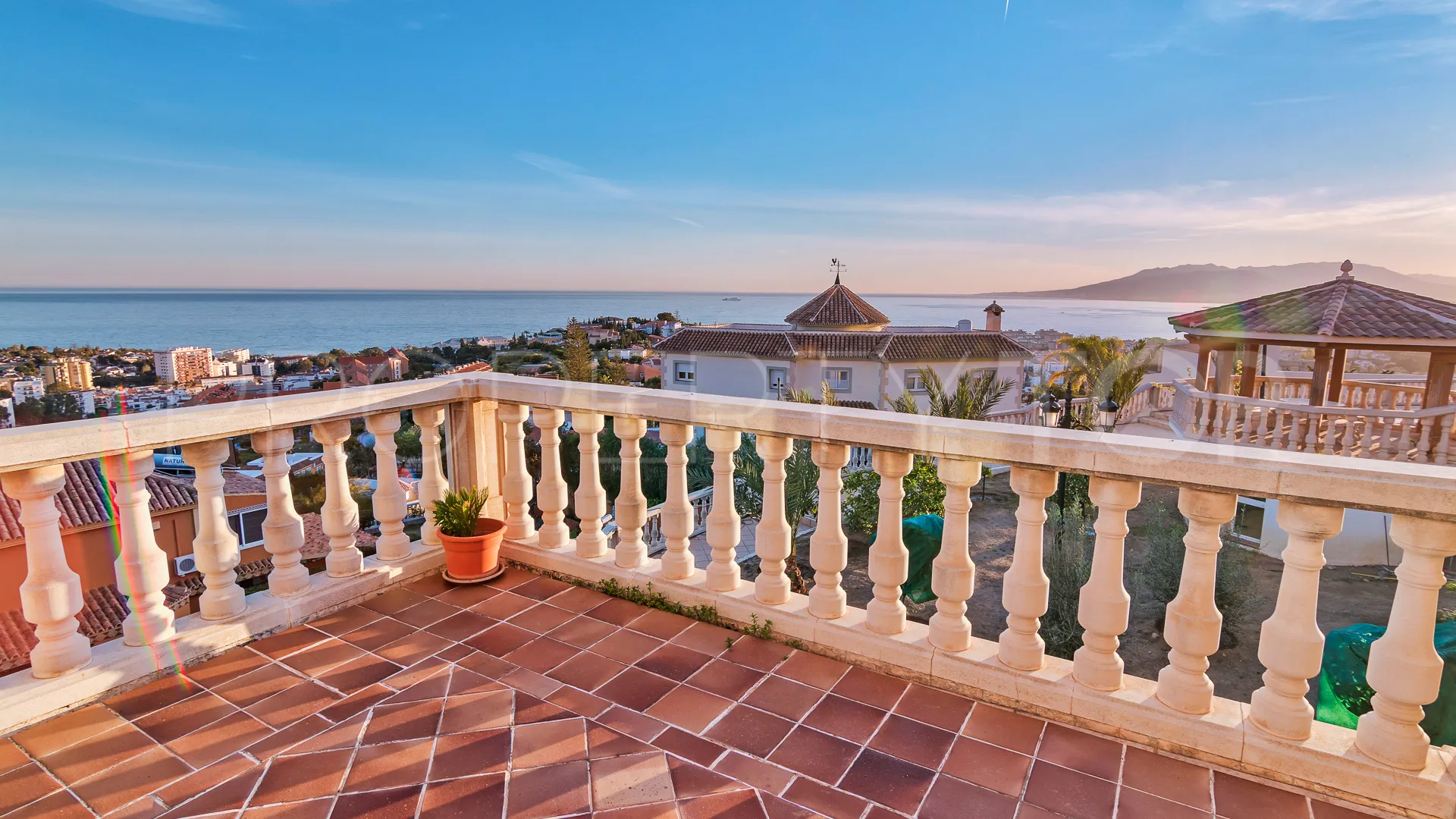 Villa en venta en Pinares de San Antón con 6 dormitorios
