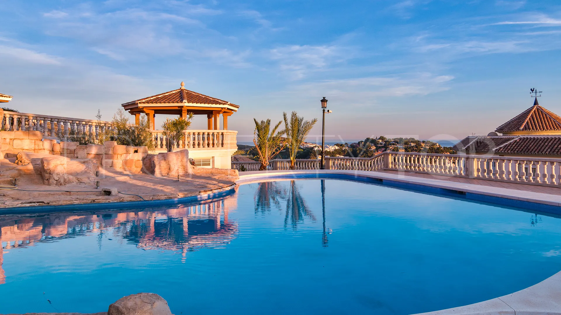 Villa en venta en Pinares de San Antón con 6 dormitorios