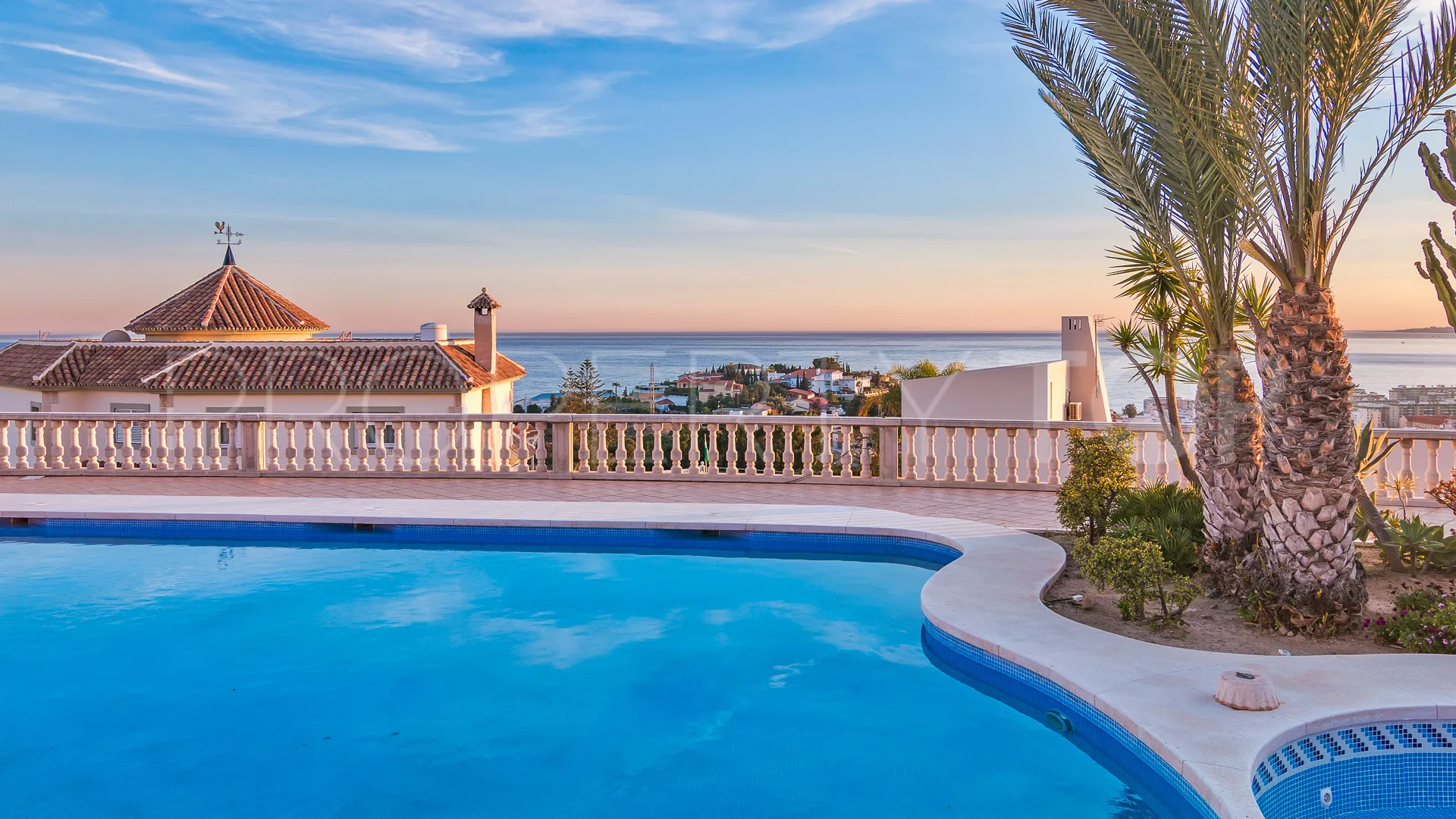 Villa en venta en Pinares de San Antón con 6 dormitorios