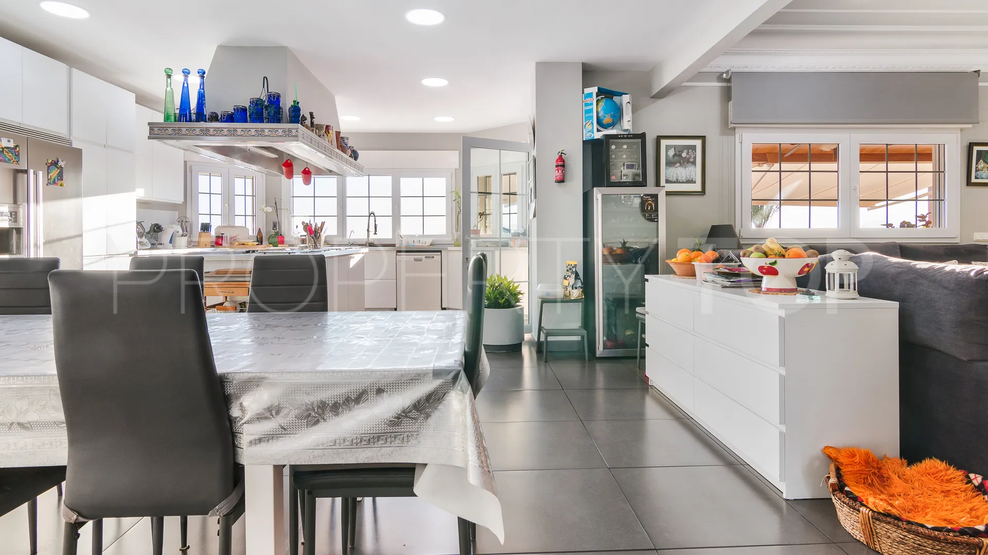 Villa en venta en Pinares de San Antón con 6 dormitorios