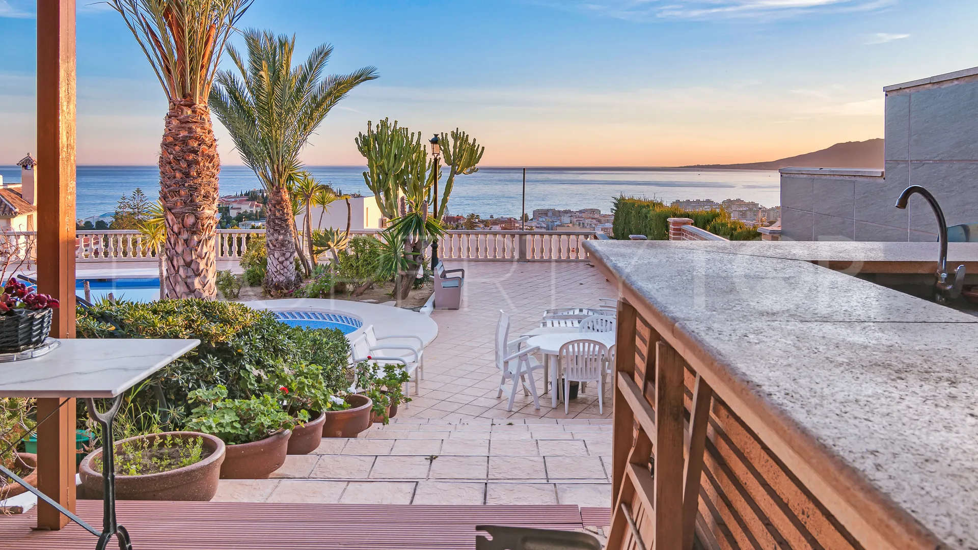 Villa en venta en Pinares de San Antón con 6 dormitorios