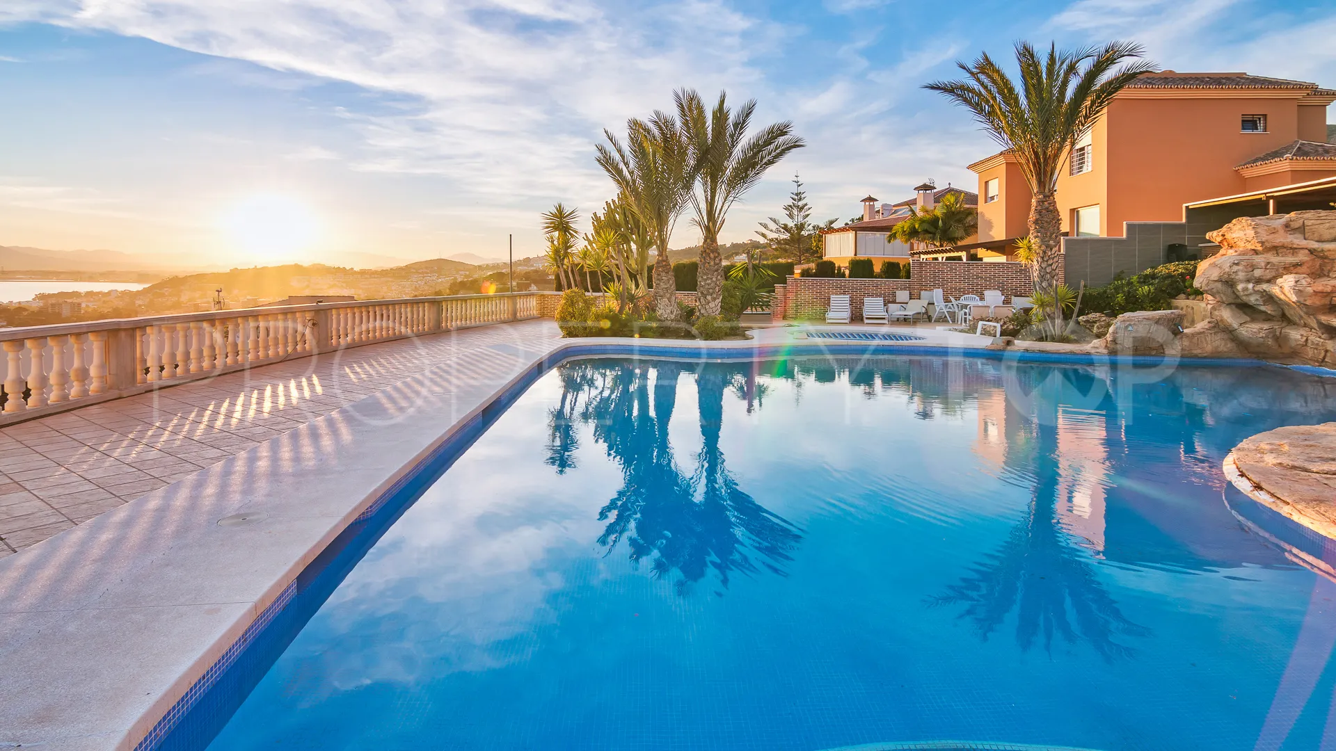Villa en venta en Pinares de San Antón con 6 dormitorios