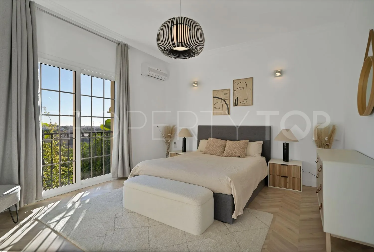 House for sale in Los Naranjos with 5 bedrooms