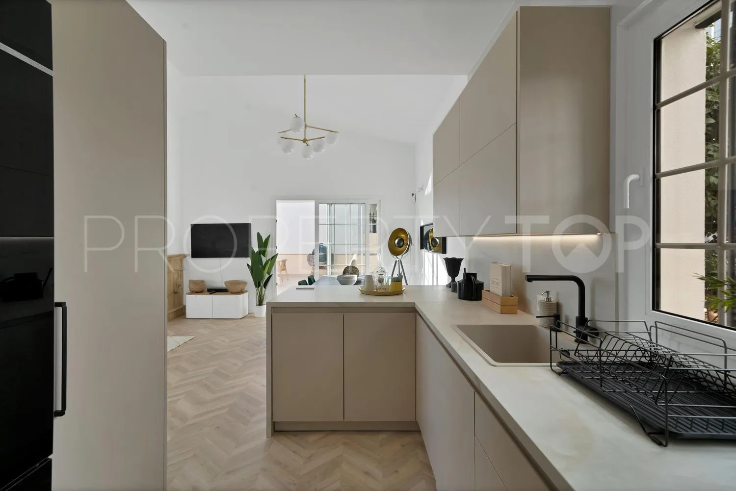 House for sale in Los Naranjos with 5 bedrooms
