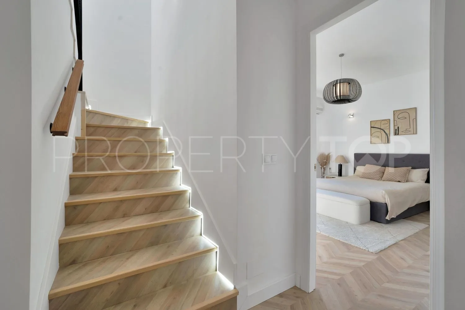House for sale in Los Naranjos with 5 bedrooms