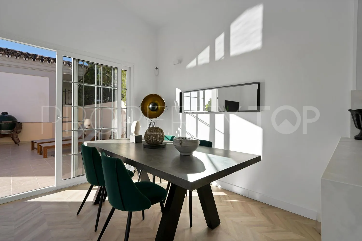 House for sale in Los Naranjos with 5 bedrooms