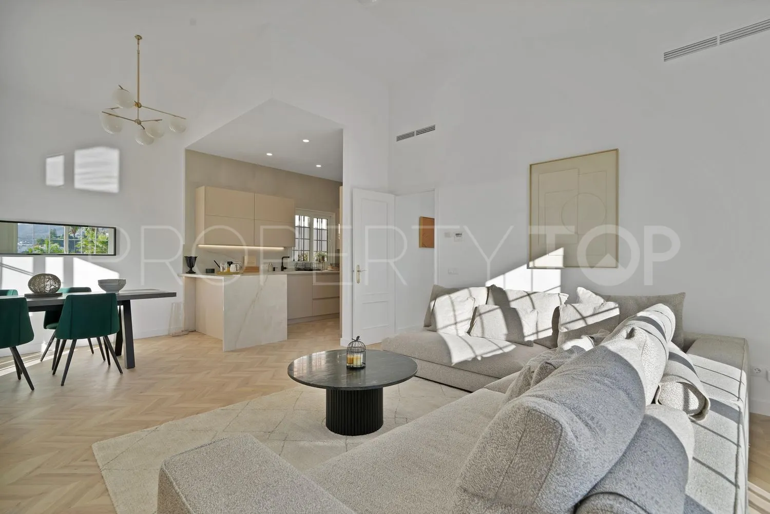 House for sale in Los Naranjos with 5 bedrooms