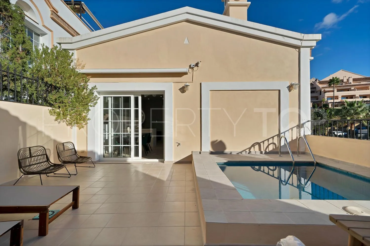 House for sale in Los Naranjos with 5 bedrooms