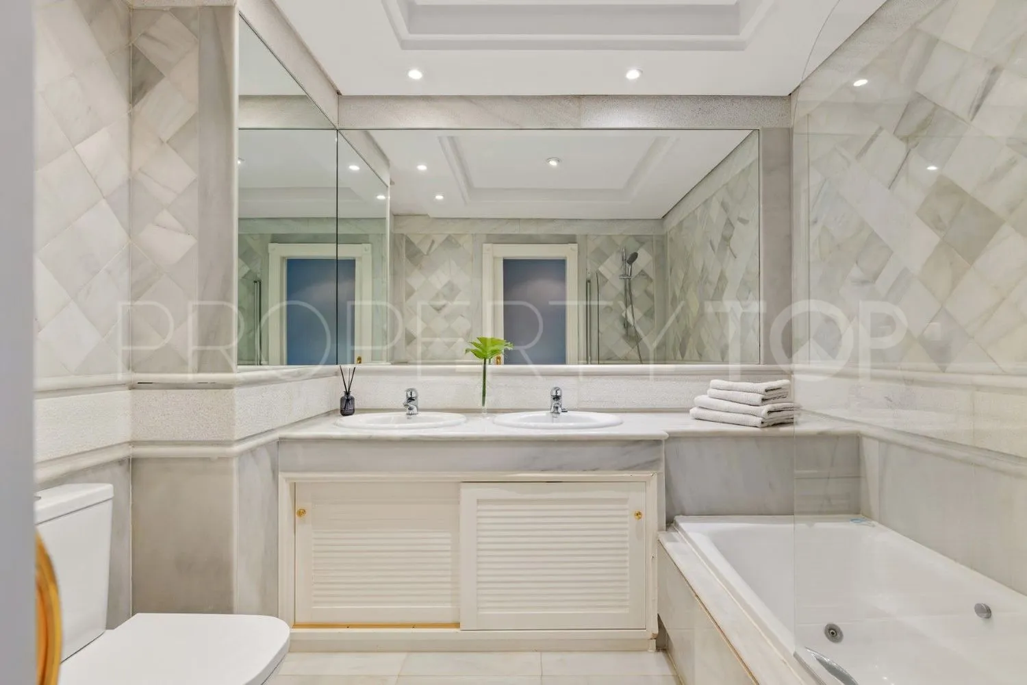 For sale flat with 2 bedrooms in La Carolina