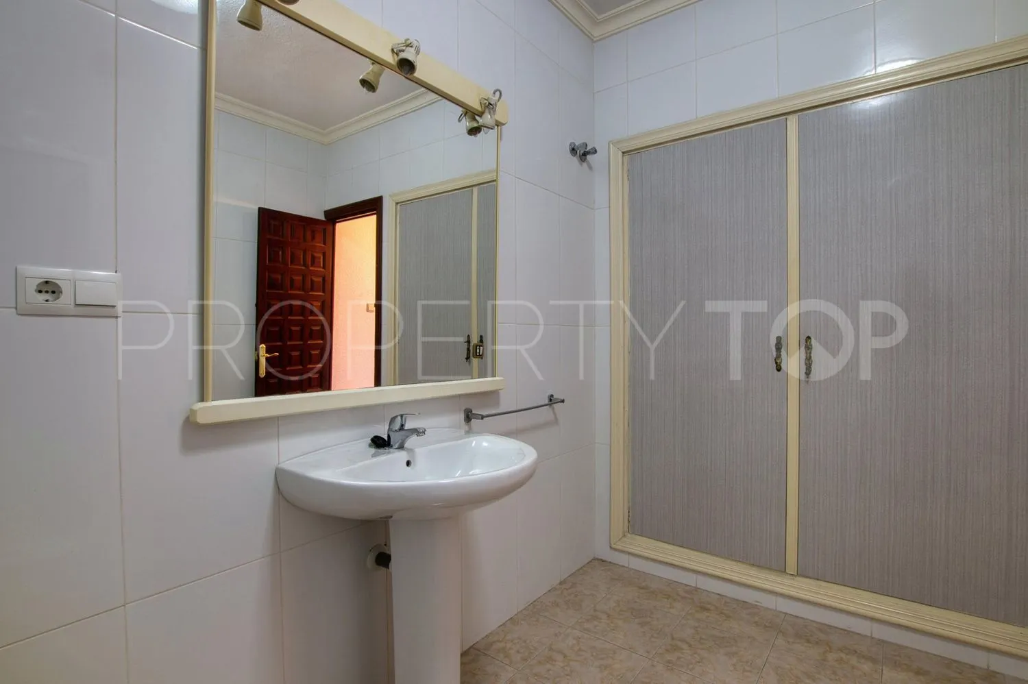 Building for sale in Velez Malaga