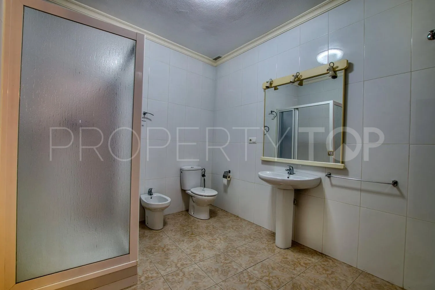 Building for sale in Velez Malaga