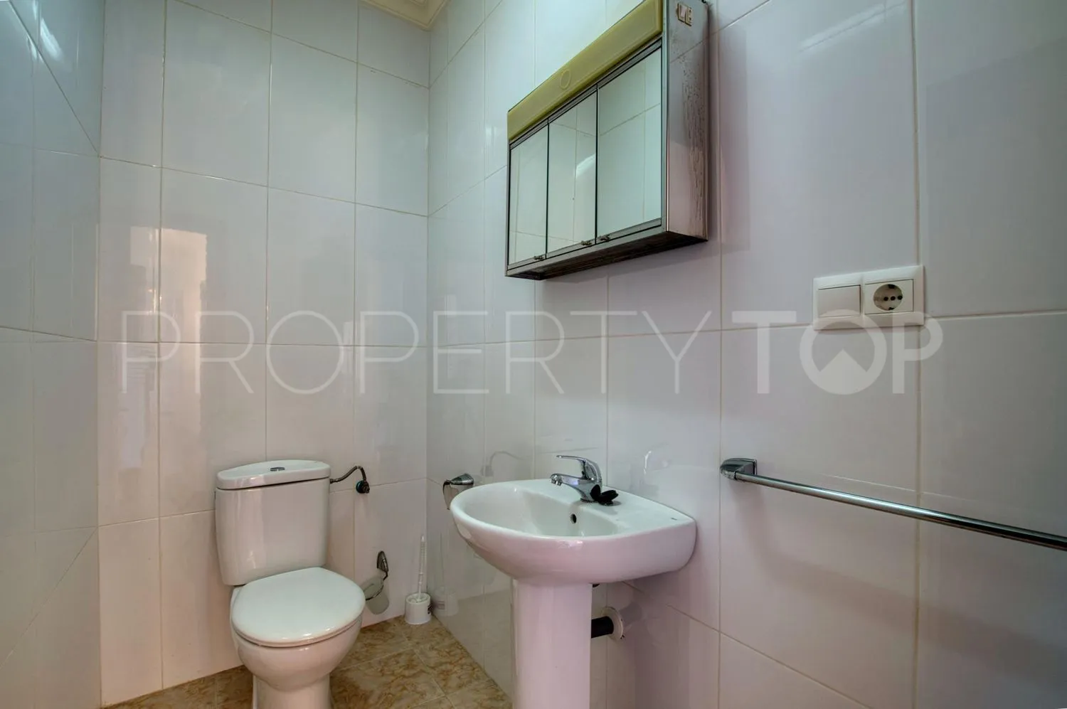 Building for sale in Velez Malaga