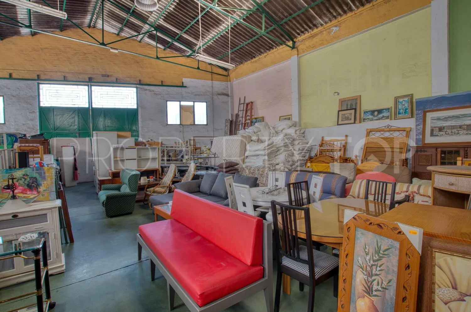 Building for sale in Velez Malaga