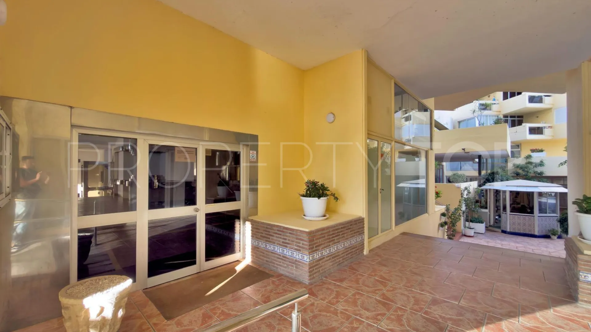 Playa Bajadilla - Puertos, piso de 2 dormitorios en venta