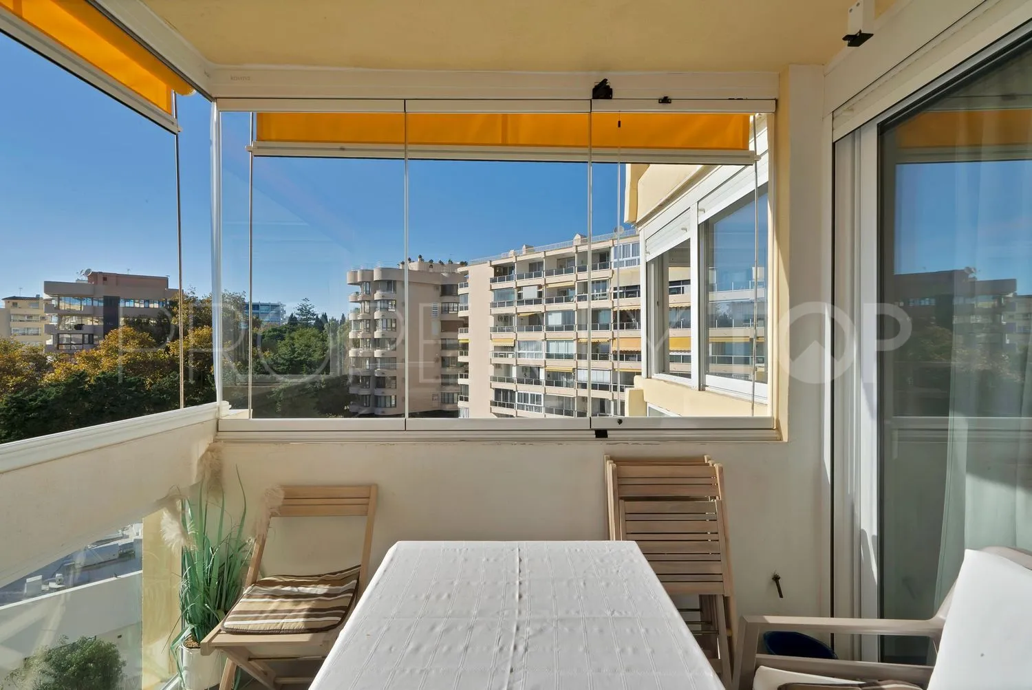 Playa Bajadilla - Puertos, piso de 2 dormitorios en venta