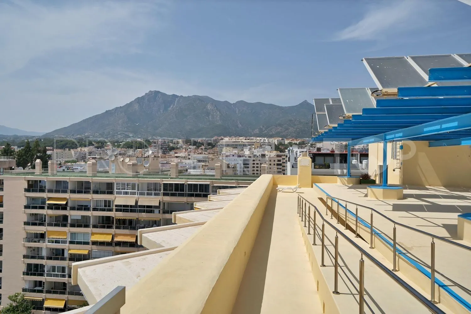 Playa Bajadilla - Puertos, piso de 2 dormitorios en venta