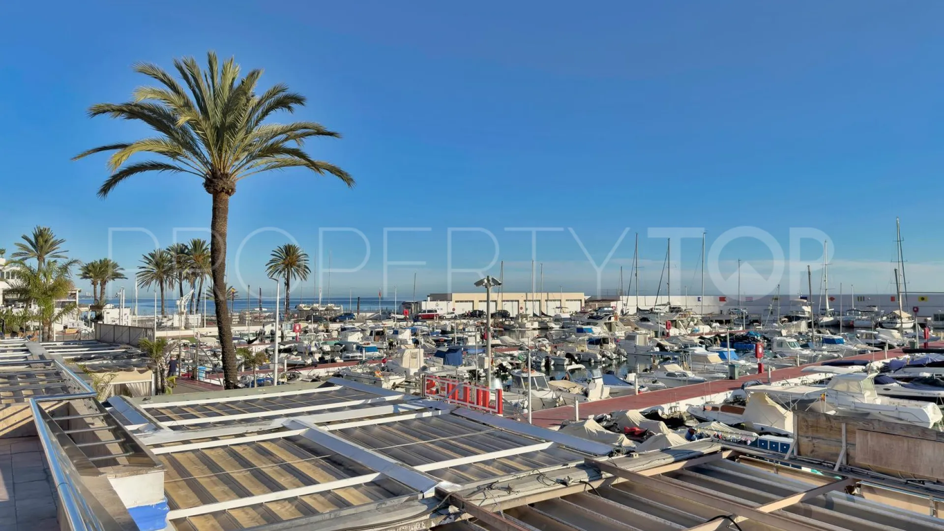 Playa Bajadilla - Puertos, piso de 2 dormitorios en venta
