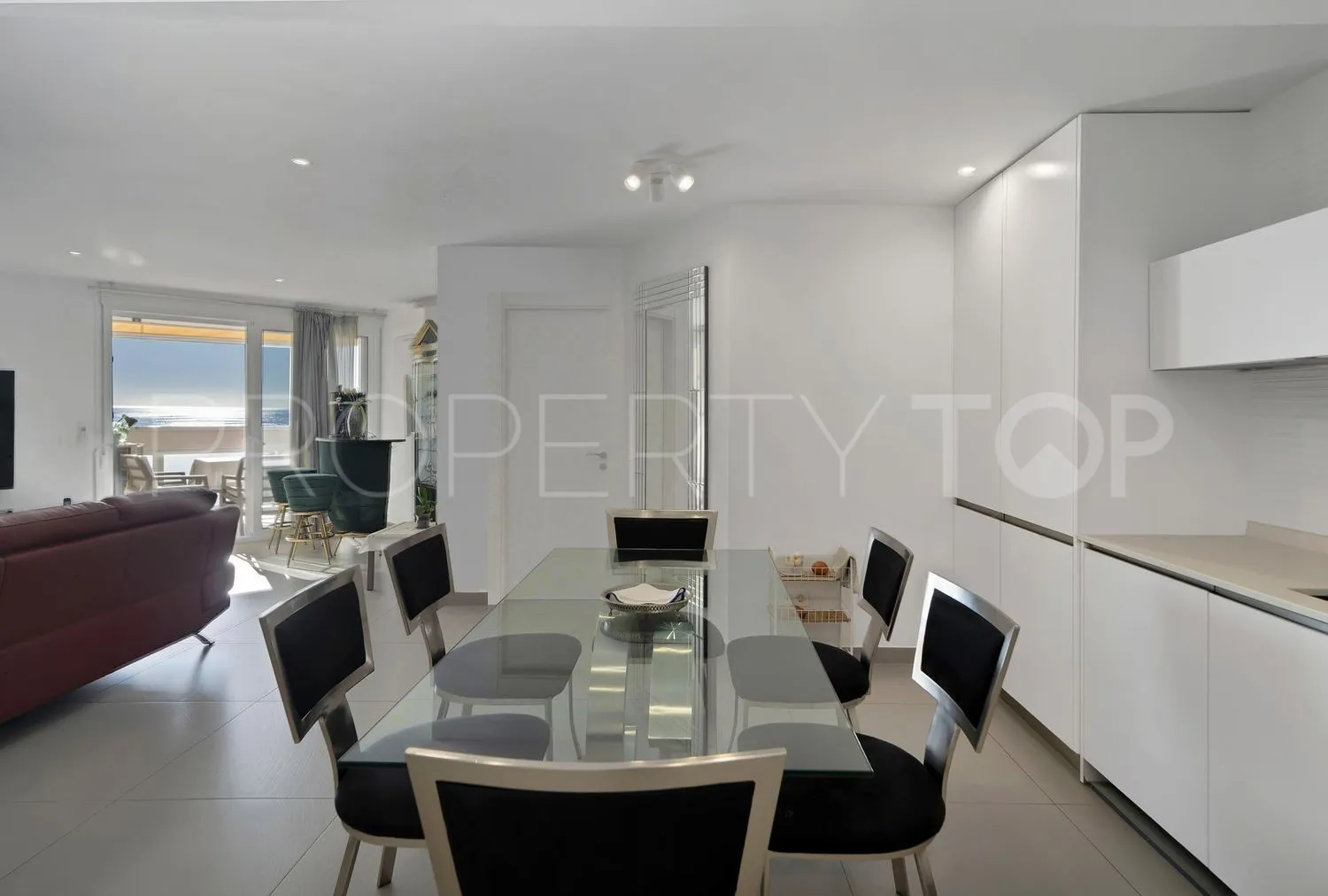 Playa Bajadilla - Puertos, piso de 2 dormitorios en venta