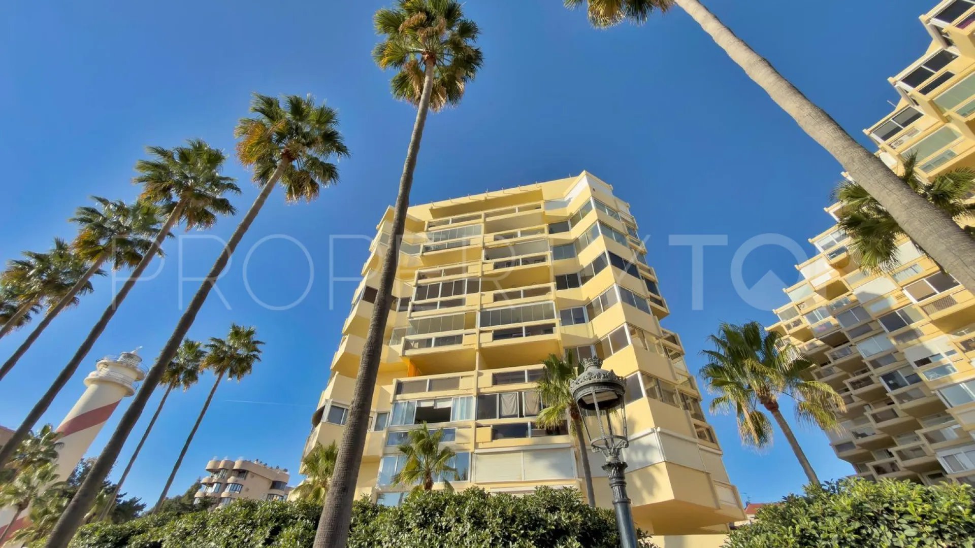 Playa Bajadilla - Puertos, piso de 2 dormitorios en venta