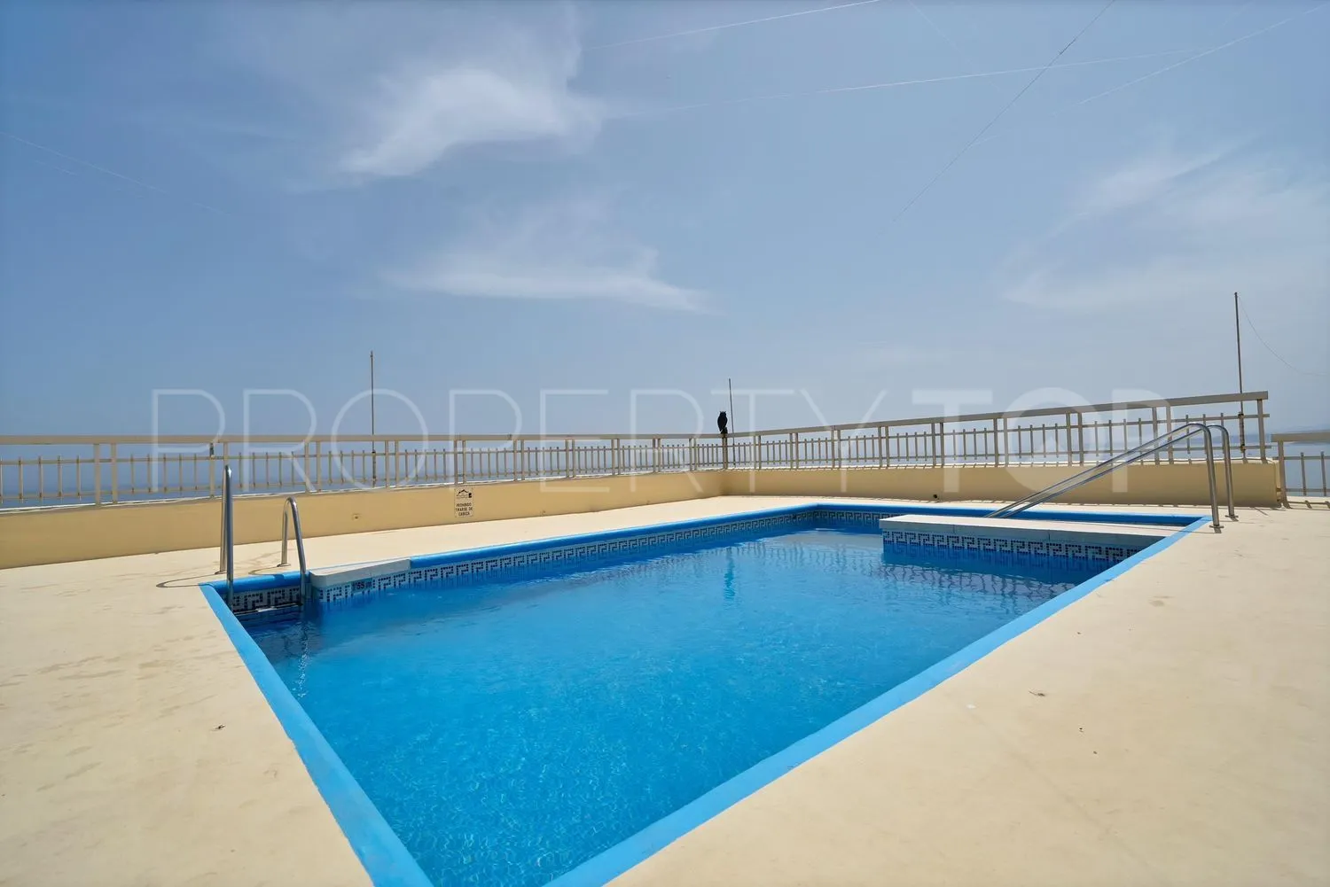 Playa Bajadilla - Puertos, piso de 2 dormitorios en venta
