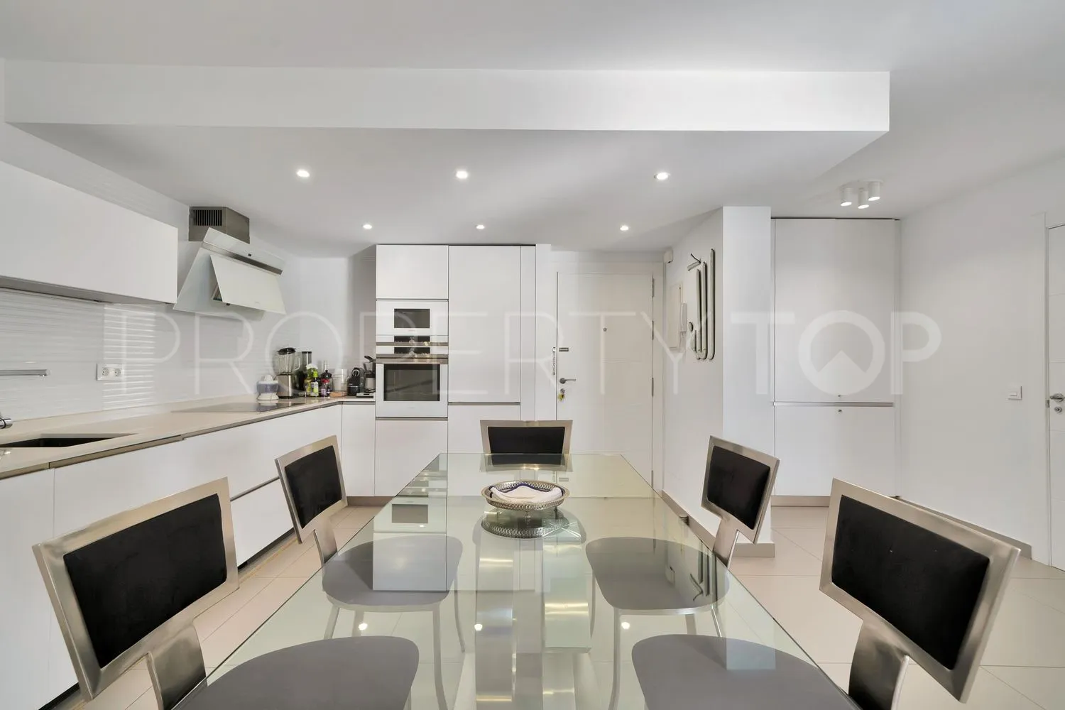 Playa Bajadilla - Puertos, piso de 2 dormitorios en venta