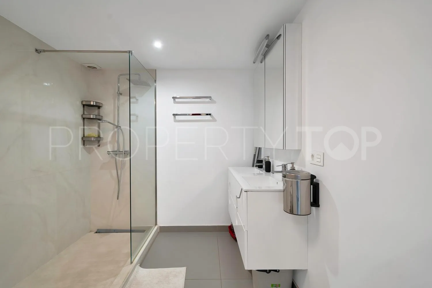 Playa Bajadilla - Puertos, piso de 2 dormitorios en venta