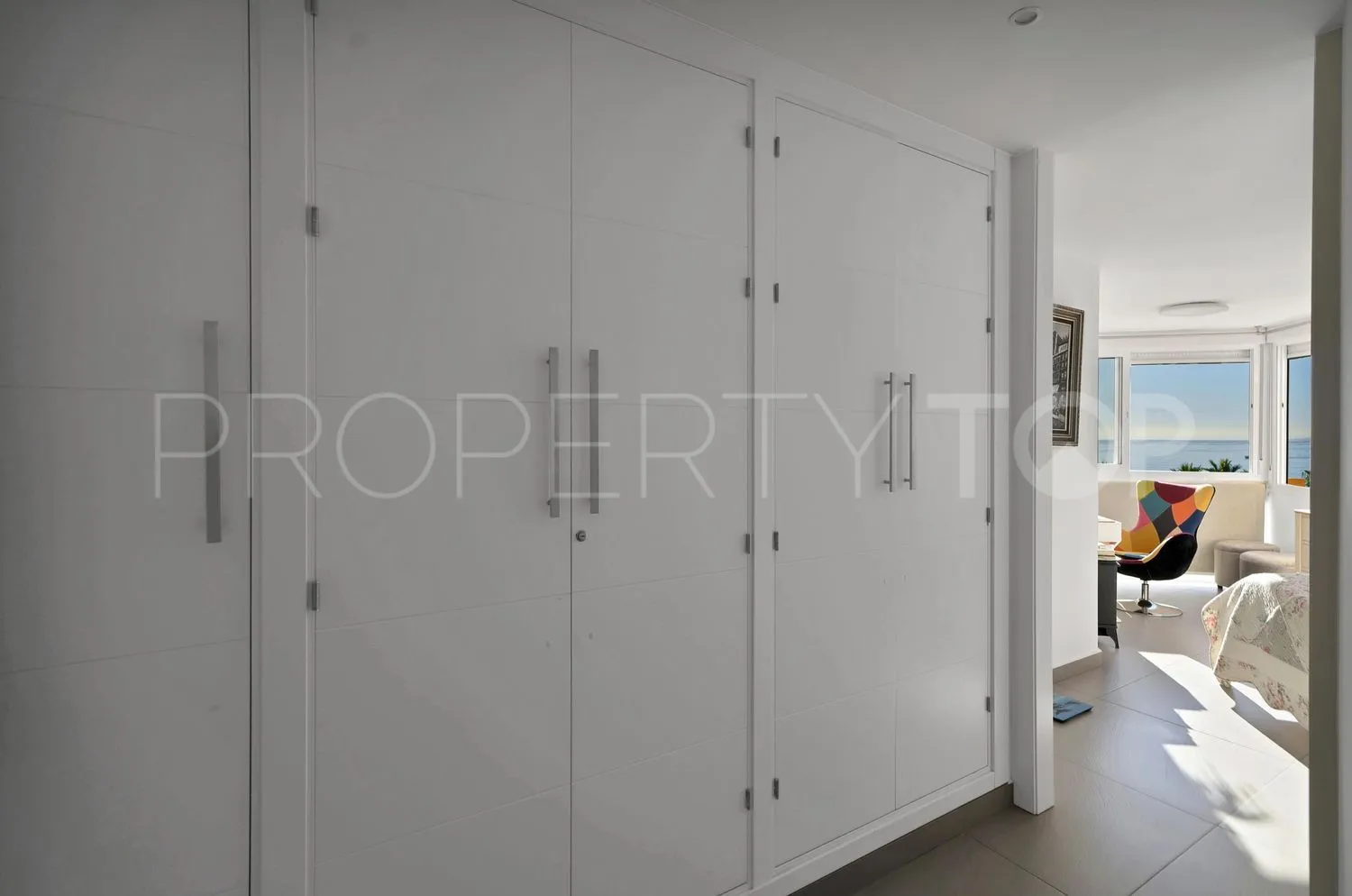 Playa Bajadilla - Puertos, piso de 2 dormitorios en venta