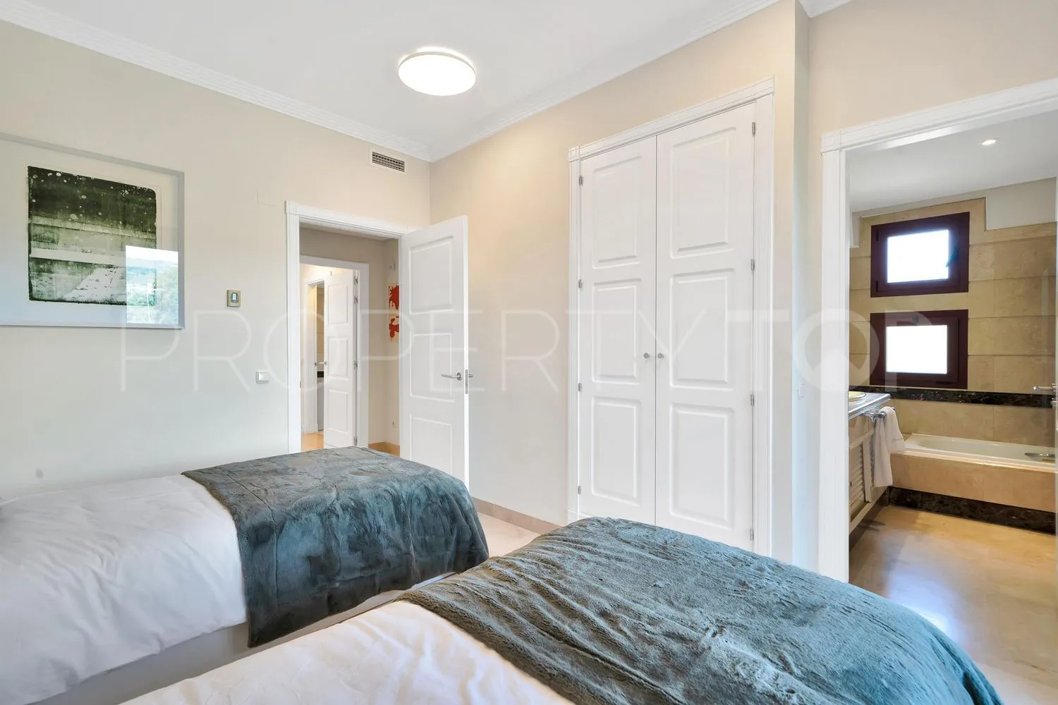 3 bedrooms Bahia de Marbella flat for sale