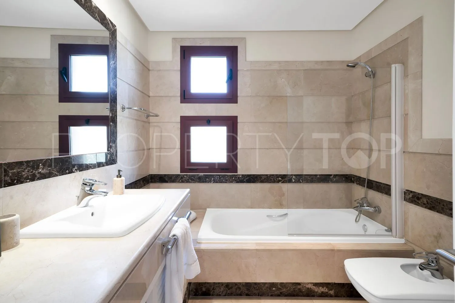 3 bedrooms Bahia de Marbella flat for sale