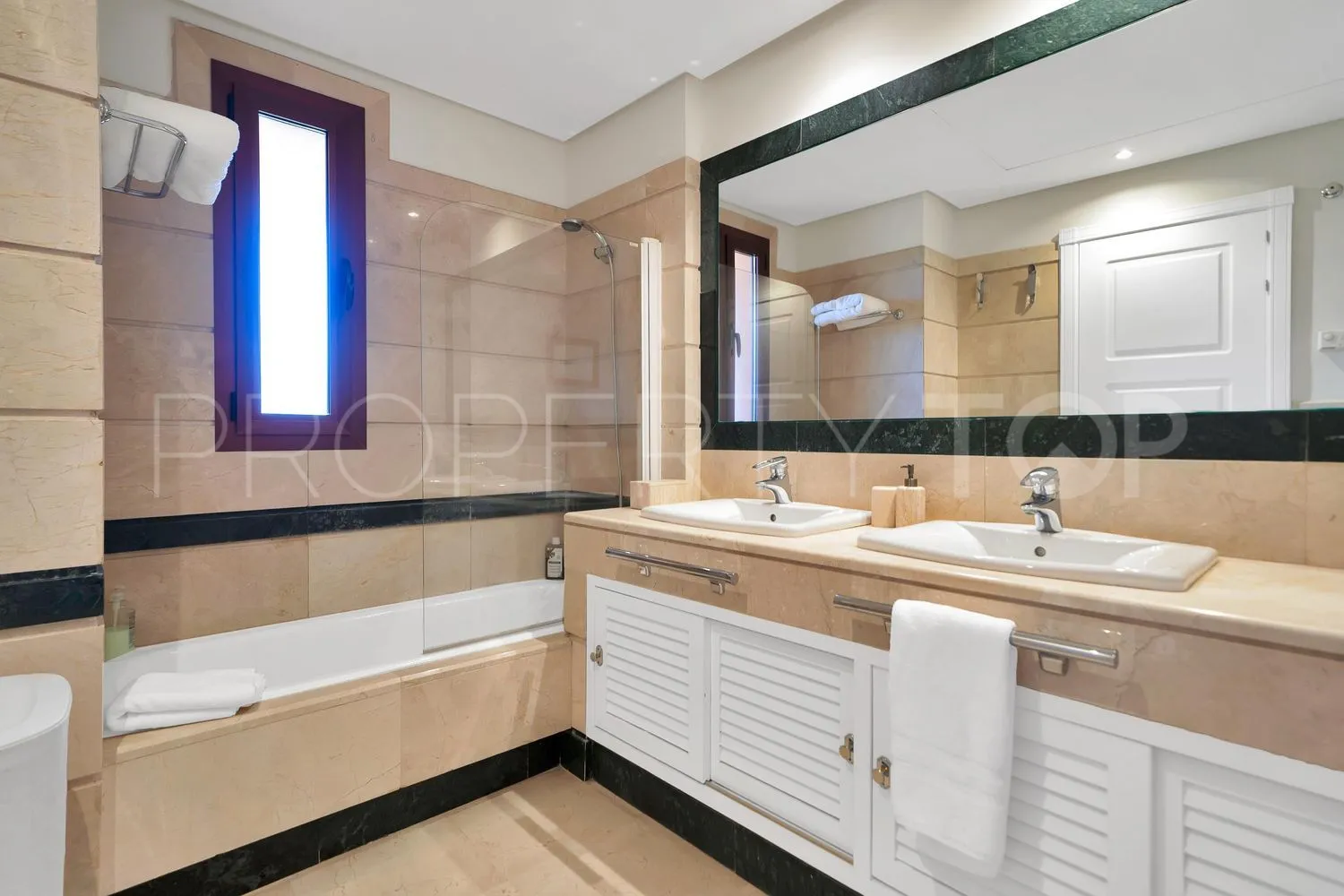 3 bedrooms Bahia de Marbella flat for sale