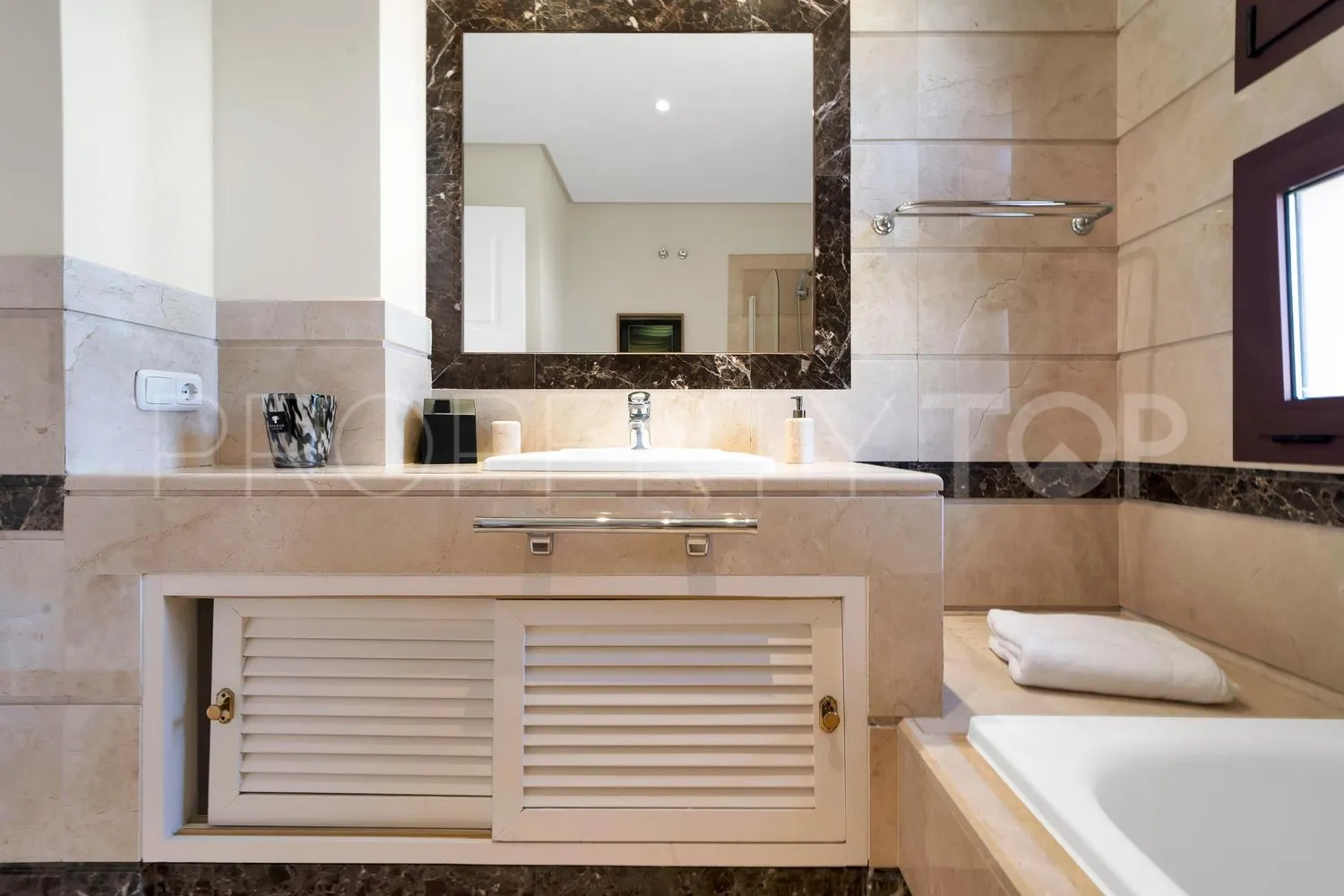 3 bedrooms Bahia de Marbella flat for sale