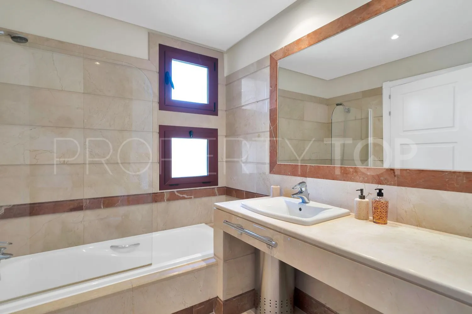 3 bedrooms Bahia de Marbella flat for sale