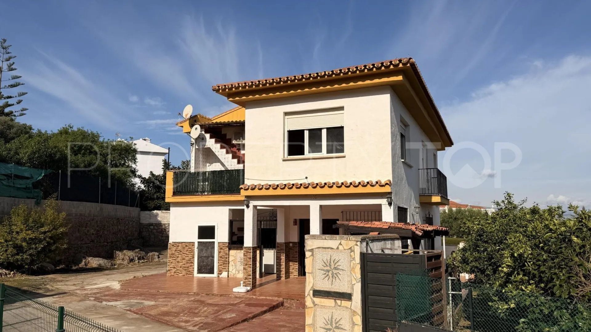 For sale house with 4 bedrooms in Los Manantiales