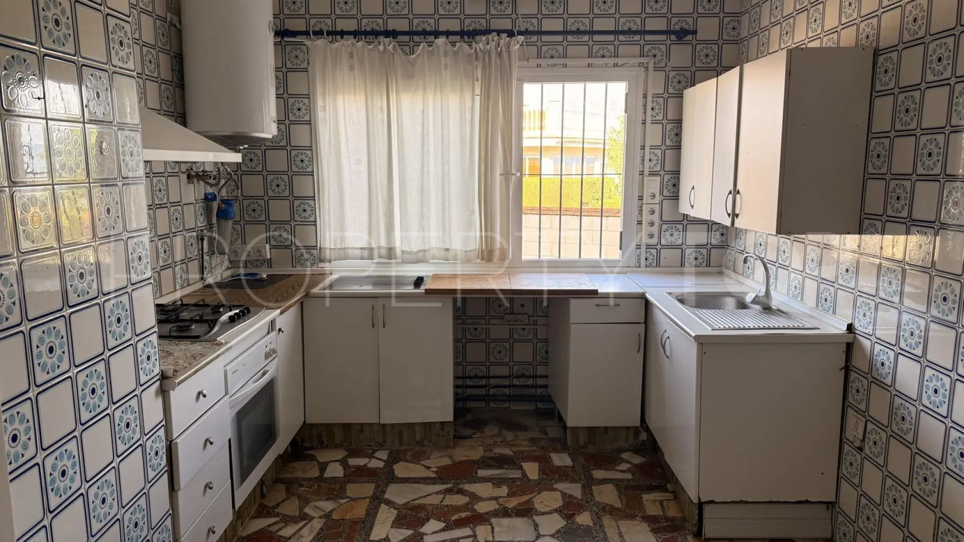 For sale house with 4 bedrooms in Los Manantiales