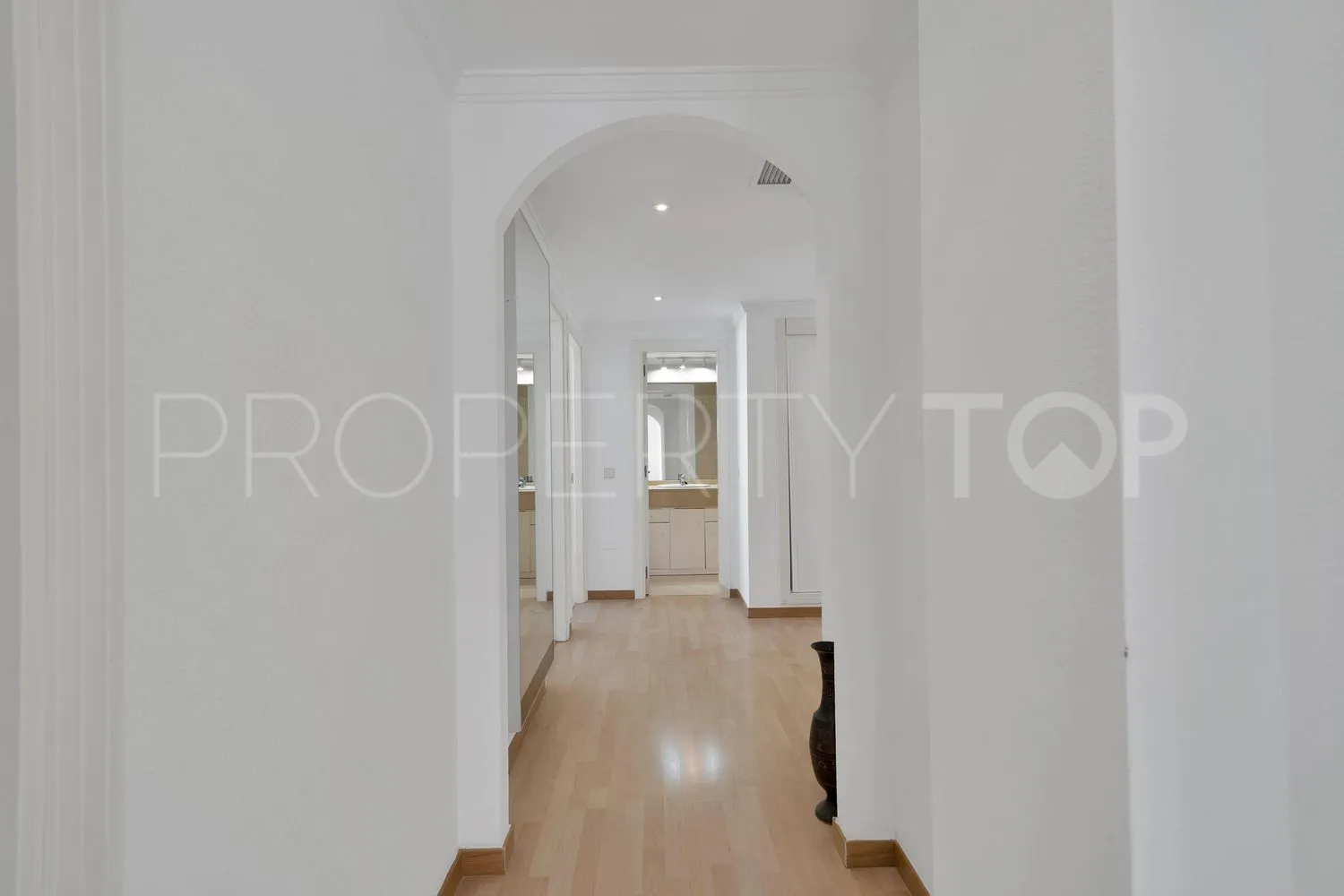 Comprar piso en La Carolina con 3 dormitorios