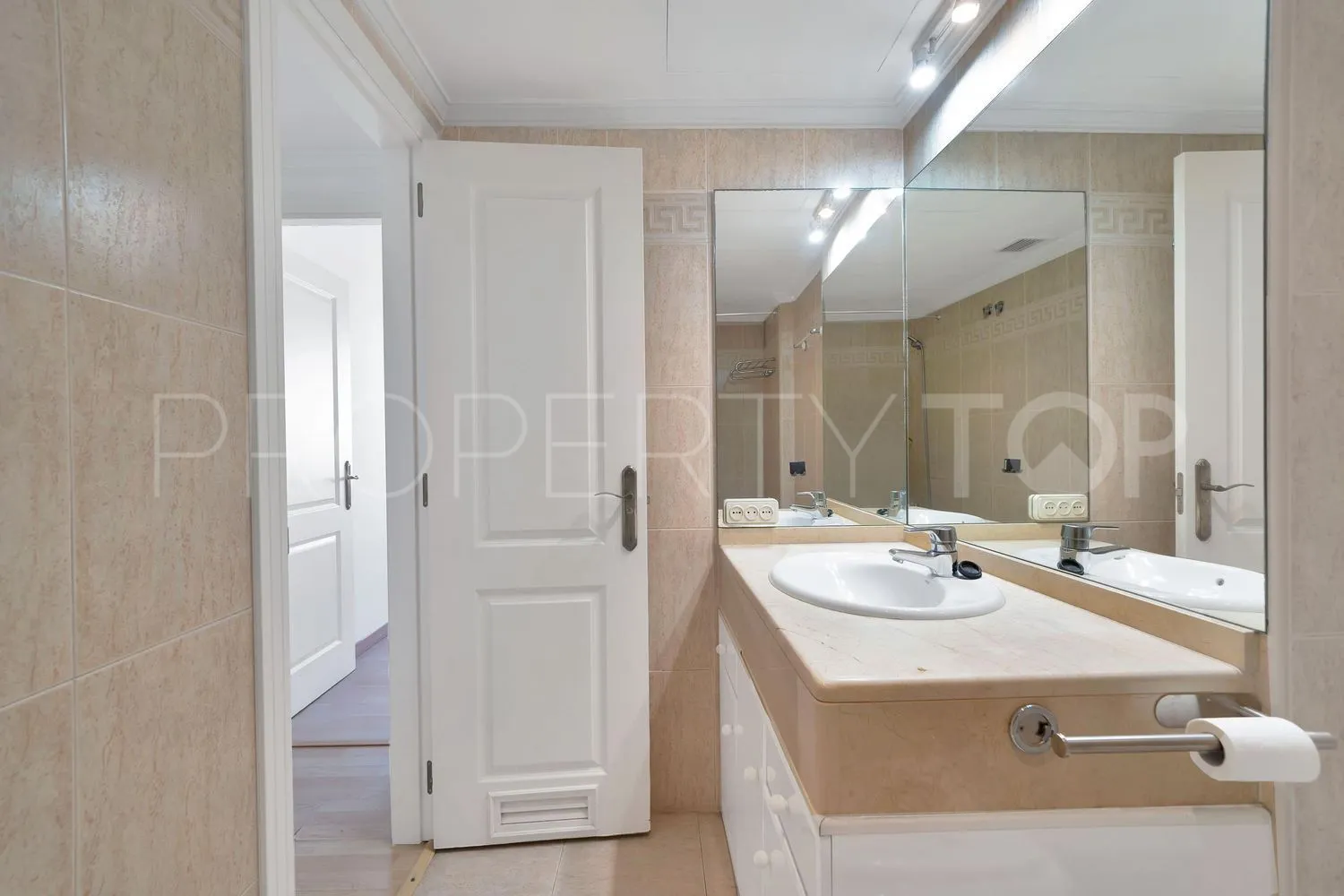 Comprar piso en La Carolina con 3 dormitorios