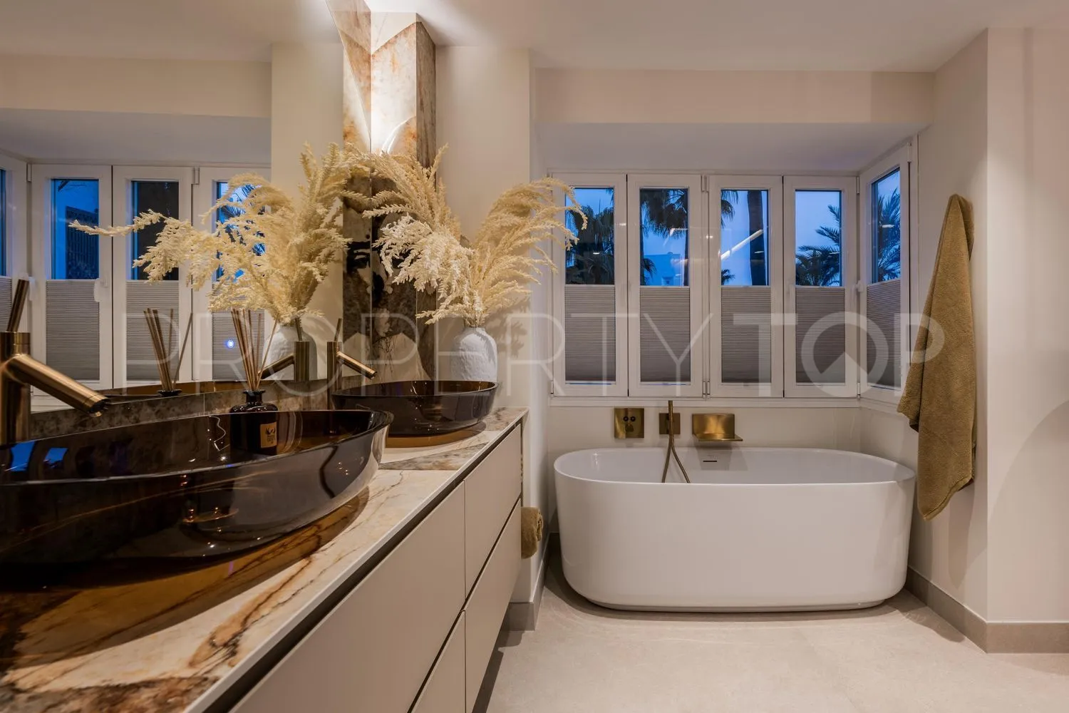 3 bedrooms flat in Los Monteros for sale