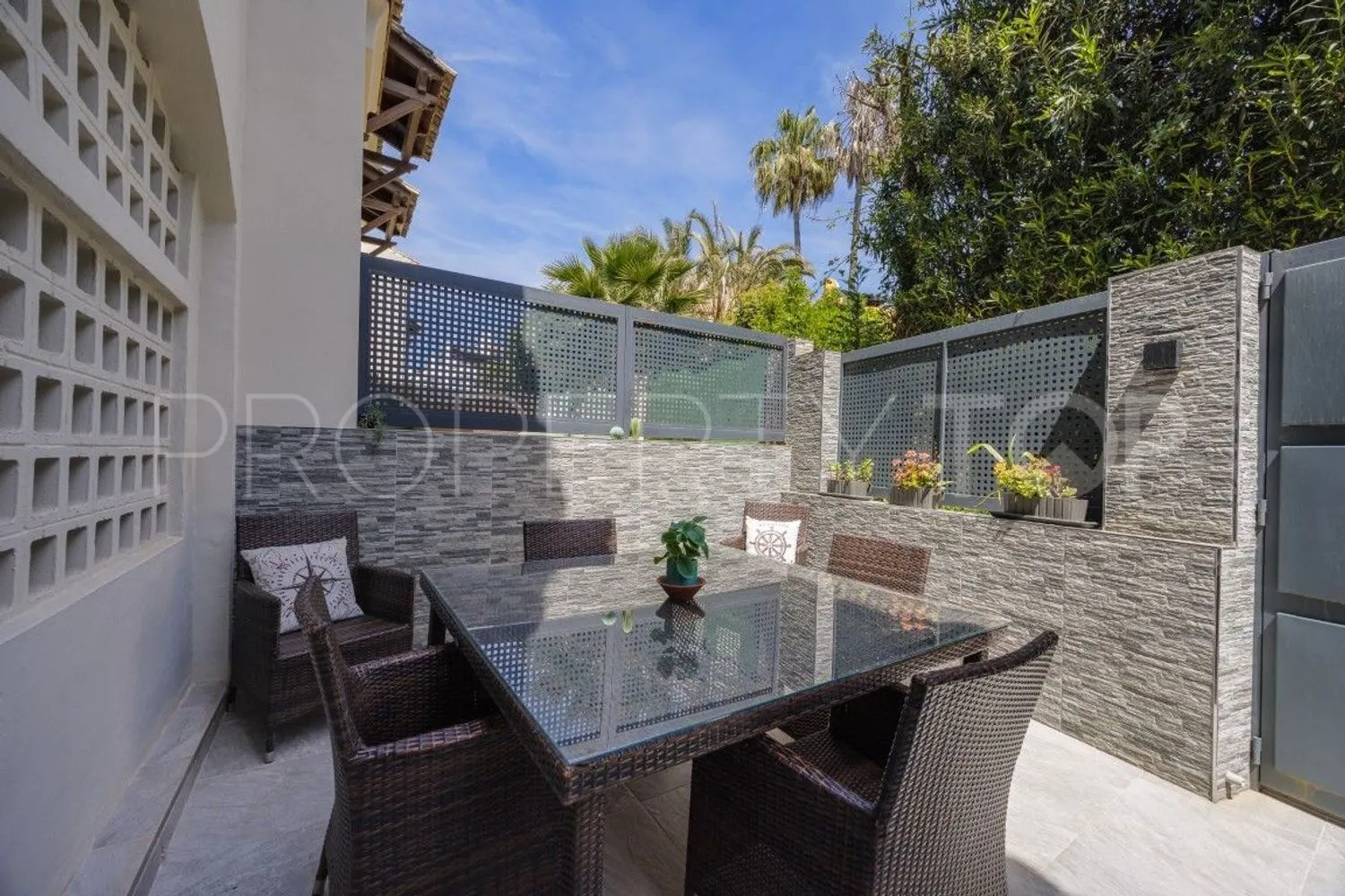 Adosado con 3 dormitorios en venta en Nagüeles