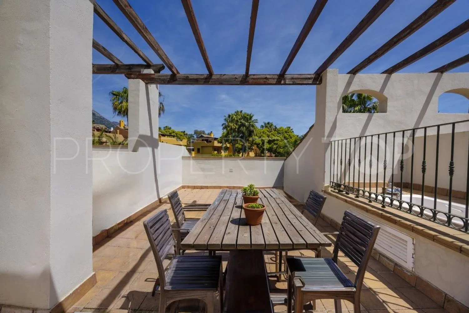 Adosado con 3 dormitorios en venta en Nagüeles