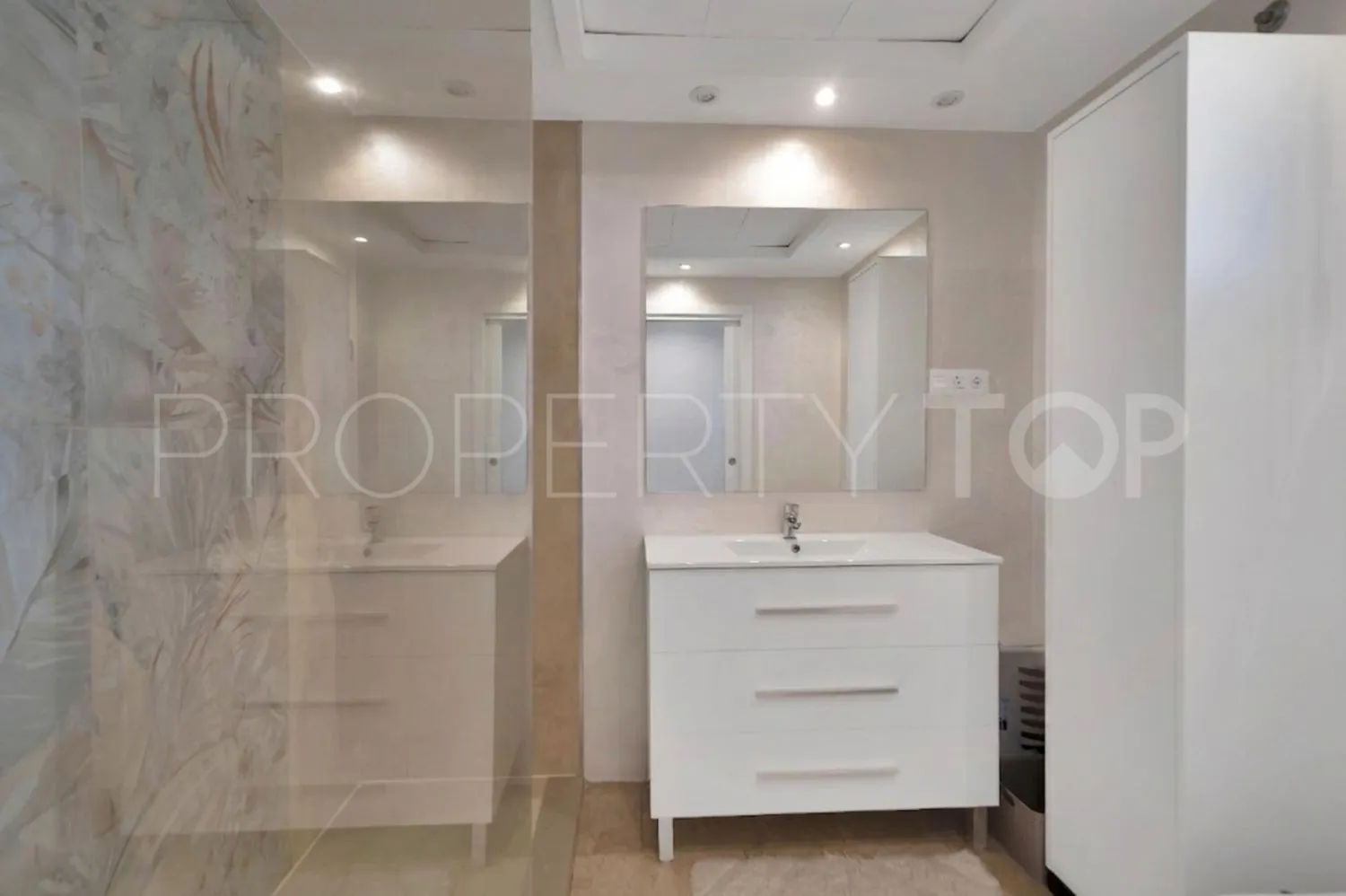 Bahia de Casares, piso con 2 dormitorios en venta
