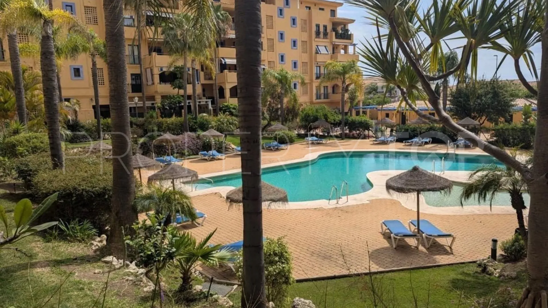 Piso en venta con 3 dormitorios en San Pedro de Alcantara