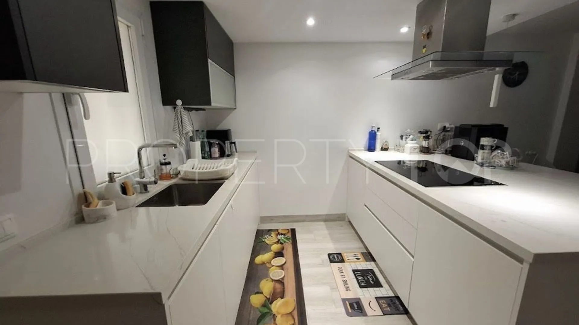 Playa de la Fontanilla, piso en venta