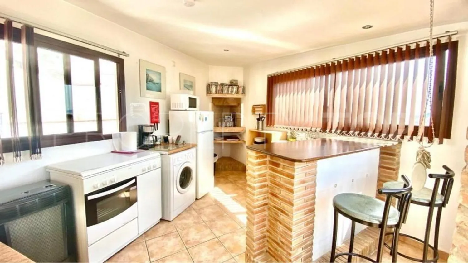 Building for sale in Casarabonela