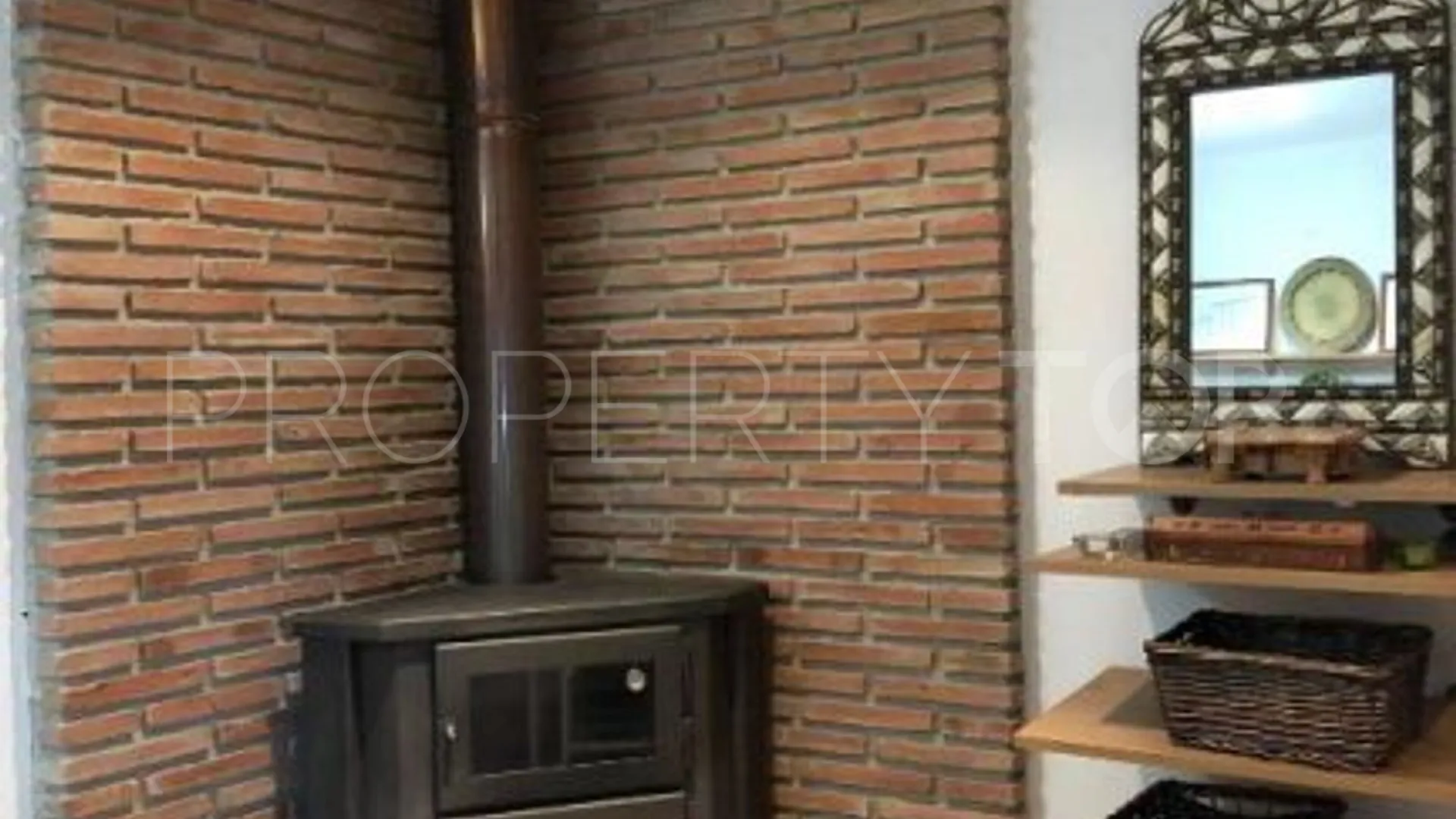 Building for sale in Casarabonela