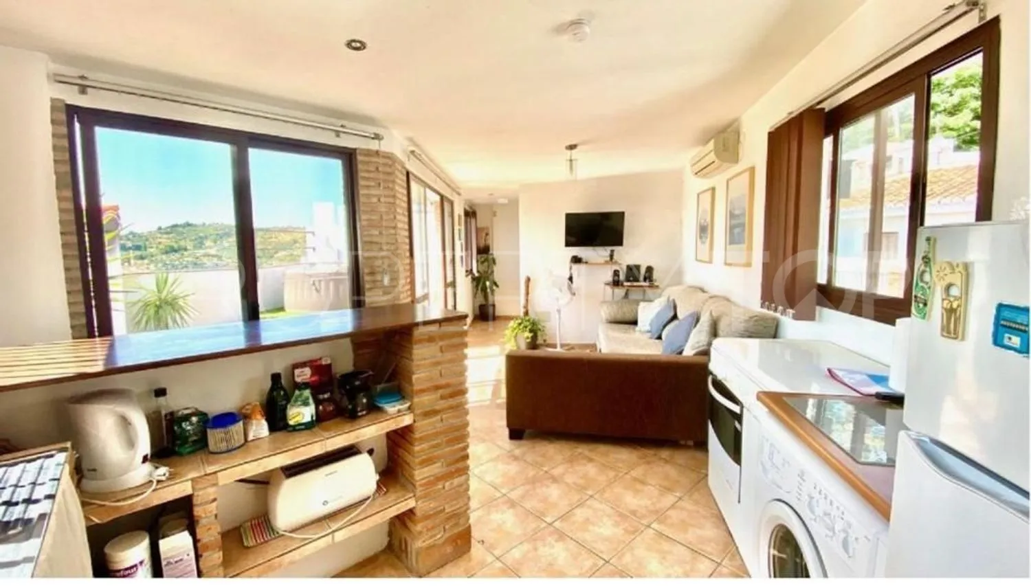 Building for sale in Casarabonela