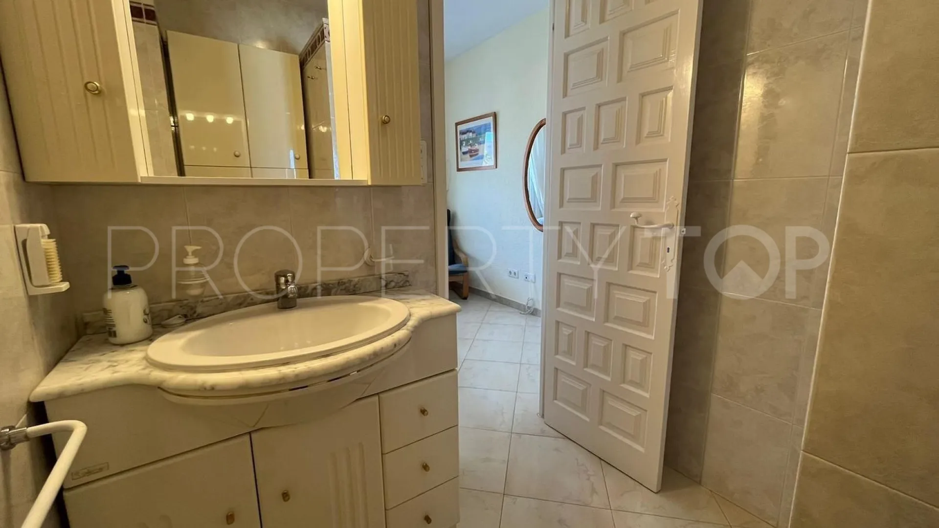Piso con 2 dormitorios a la venta en Velilla - Velilla Taramay